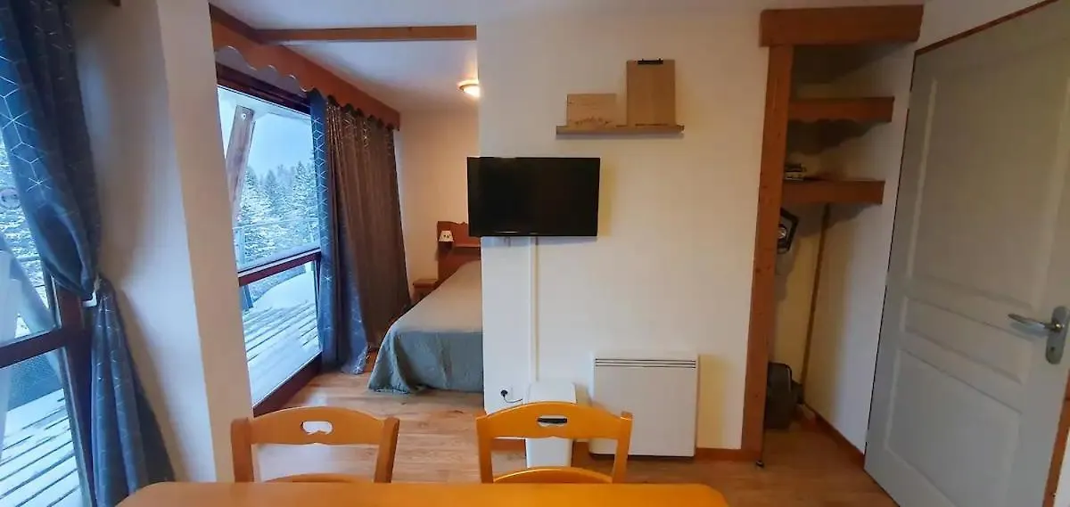 Appartement 3 Etoiles Au Pied Des Pistes Avec Balcon Ete Chamrousse 0*,